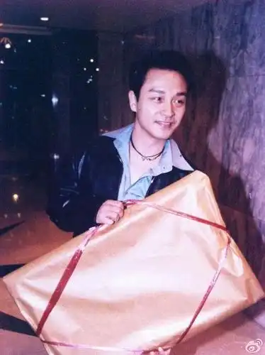 张国荣 leslie cheung的图片