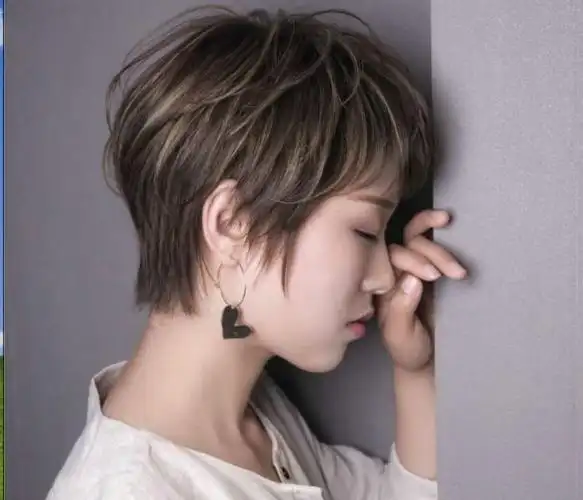 夏天清爽短发发型