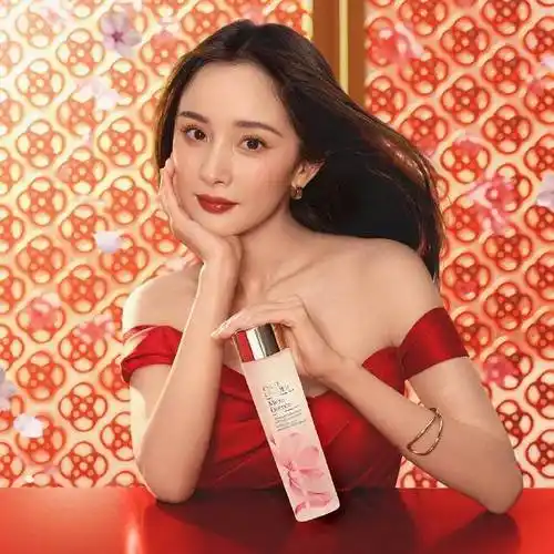 泰国/英国/秘鲁等地都有全球代言人@杨幂新春广告图(p7-9原图)