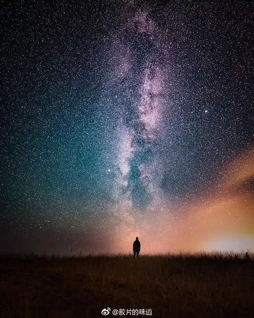 抬头看,你不是一个人天上还有那么多星星陪着你呢