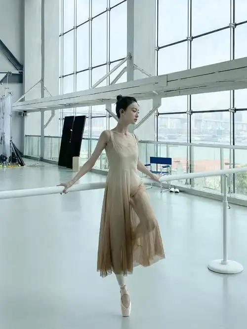 吴谨言芭蕾舞写真花絮图片67