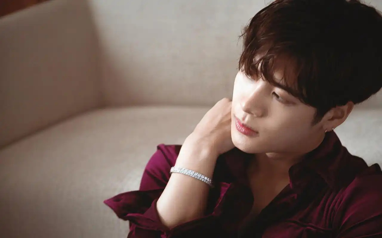 王嘉尔帅气写真高清图片桌面壁纸