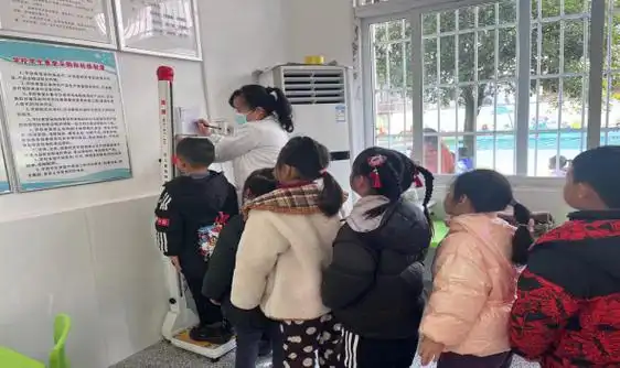 厂窖镇中心幼儿园健康体检护航成长
