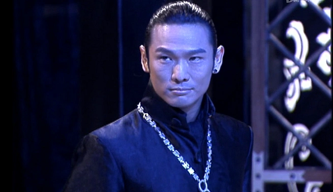 歌手身份出道,因《第八号当铺》被观众熟知,如今59岁依旧迷人_杜德伟