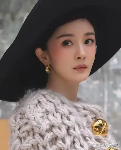 娱乐丨杨紫疑似拍戏受伤杨幂怼脸大片赵丽颖林更新梦幻联动