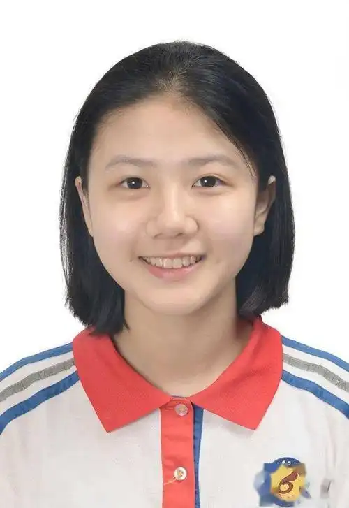 黄雅琪高一(1)班黄雅琪入选感言很荣幸能够入围"英才计划",我对厦门