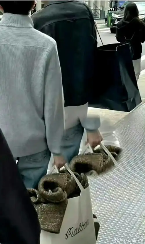 王俊凯王源戴了同款戒指