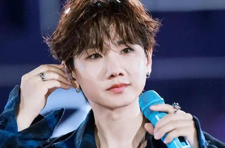 顶流男歌手汪苏泷被曝8天会3女,工作室火速回应_刘大锤_靳梦佳_网友