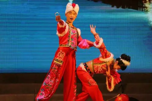 二人台《挂红灯》剧照