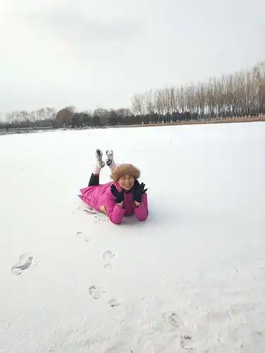 其它 2019/第一场雪赤脚来把鞋子放/弄湿了袜子无放/ 高高的台阶上