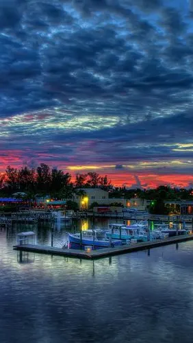 iphone 壁纸 码头,房屋,天空,云,夕阳,小船,海