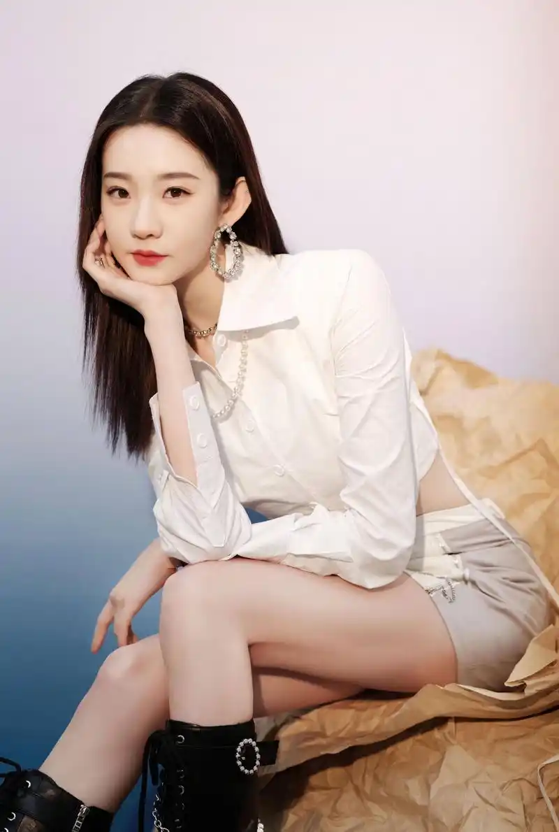 张艺凡美图:青春靓丽,美丽动人