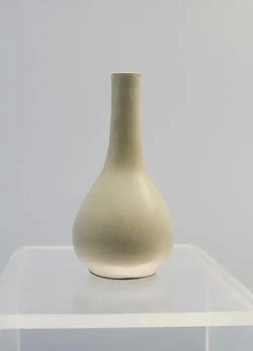 官窑青瓷的产品):2017年"金丝铁线——故宫博物院哥窑瓷器展"上的所谓