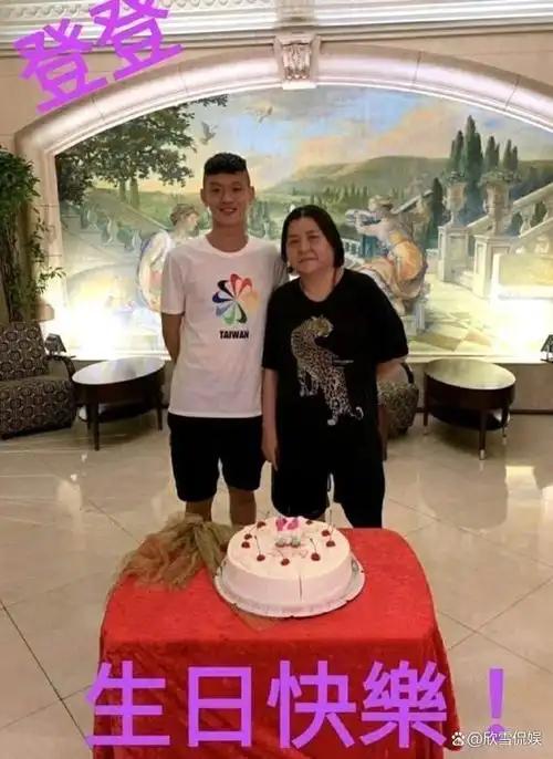 21年前,说要帮陈宝莲养儿子的曾志伟和梁家辉,履行承诺了吗?