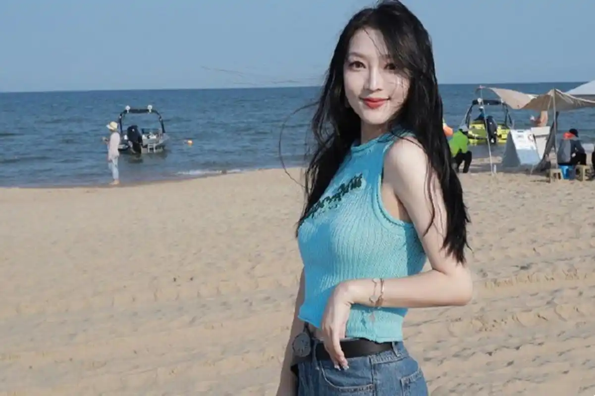 不少网友直呼,饼嫂真漂亮,饼哥基因真强大.