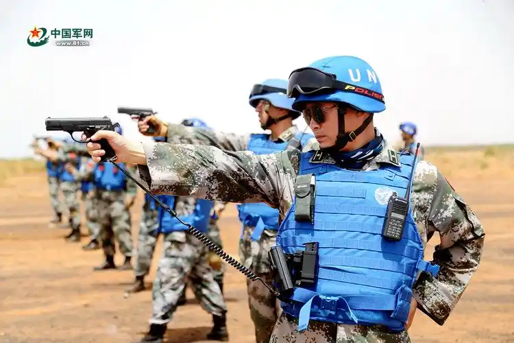 马里维和丨中国蓝盔组织绿洲行动实弹战术演练