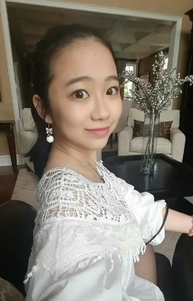 黄安仪饰--凌美雪