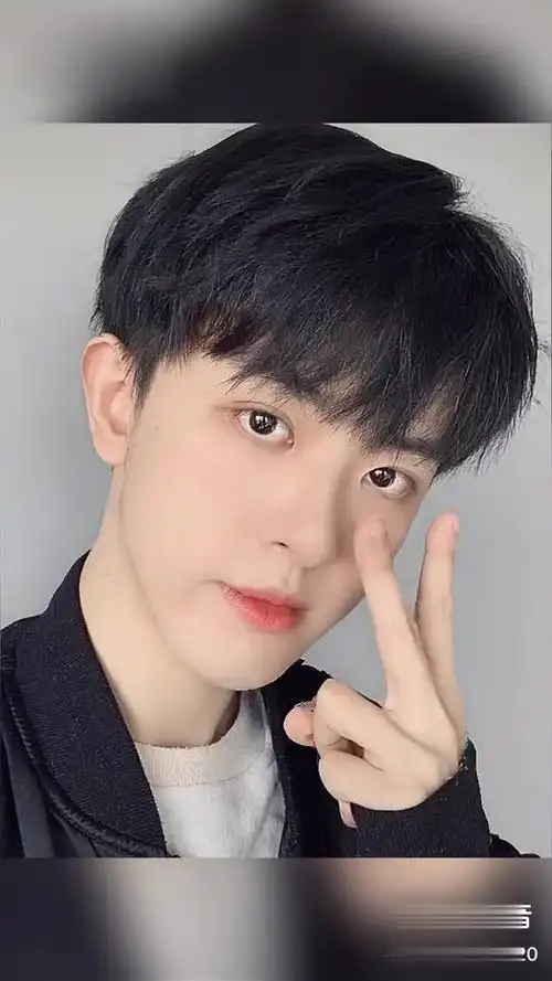 男生发型 提高颜值的碎盖纹理,每一款都是颜值担当的发型.