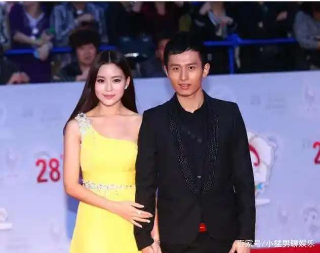 对待女演员双标?7年前,成毅与女演员同框牵手,今嫌弃袁冰妍?