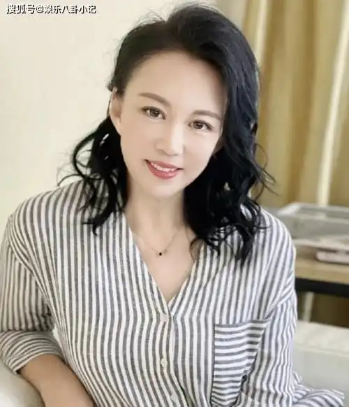 58岁马丽近照,被富豪丈夫独宠36年,儿子成了她的骄傲_表演_时候_北京