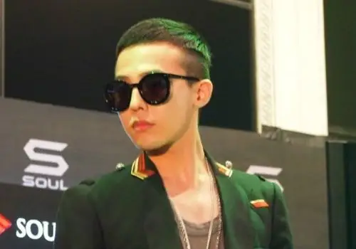 图权志龙寸头展现男子汉气概莫西干染发潮到爆