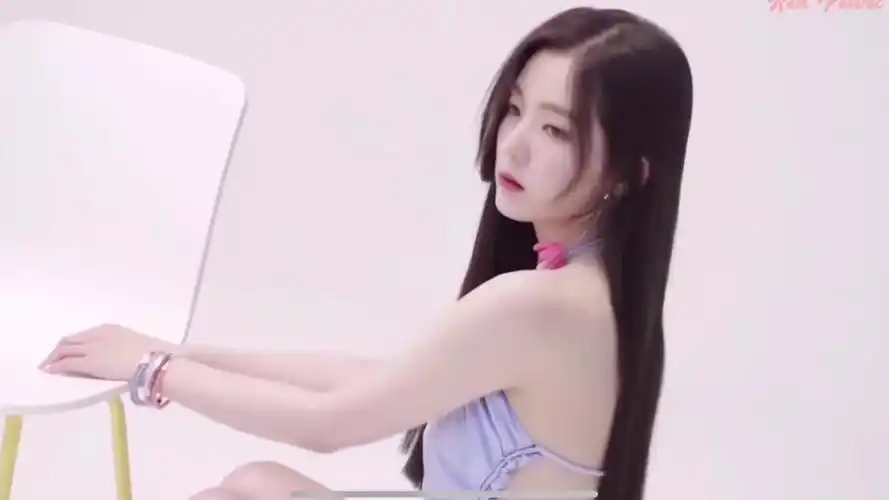 裴珠泫完美身材舞台合集裴姐真是太撩了看完这个你不喜欢么