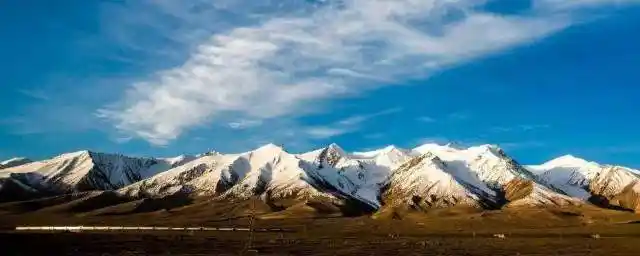 1,日 格尔木市,隶属于青海省海西蒙古族藏族自治州,平均海拔2780米.