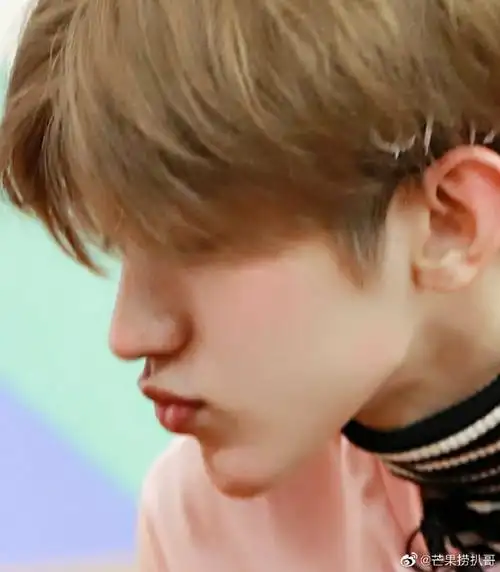 蔡徐坤可爱嘟嘴画面小合集,好久不见蔡小葵,看完整个心都要被融化了!