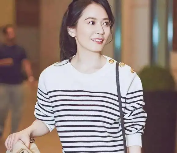 大学退学,抛弃"铁饭碗",53岁未婚未孕的她迎来了新的人生|俞飞鸿