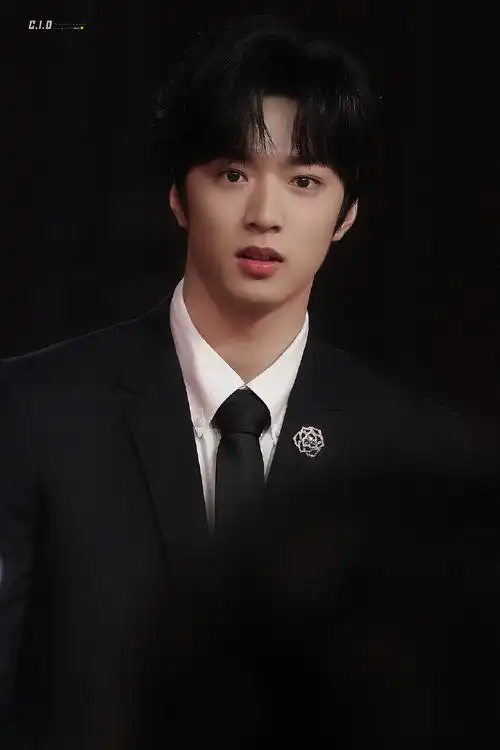 刘耀文年度新人##刘耀文 2024中国电影大数据荣誉之夜