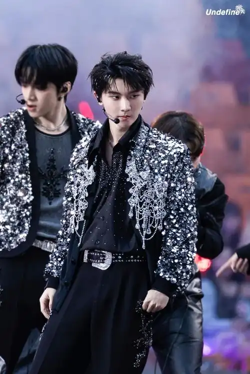 76「 天生舞台掌控者一个眼神锁住我 」@时代少年团队长-马嘉祺