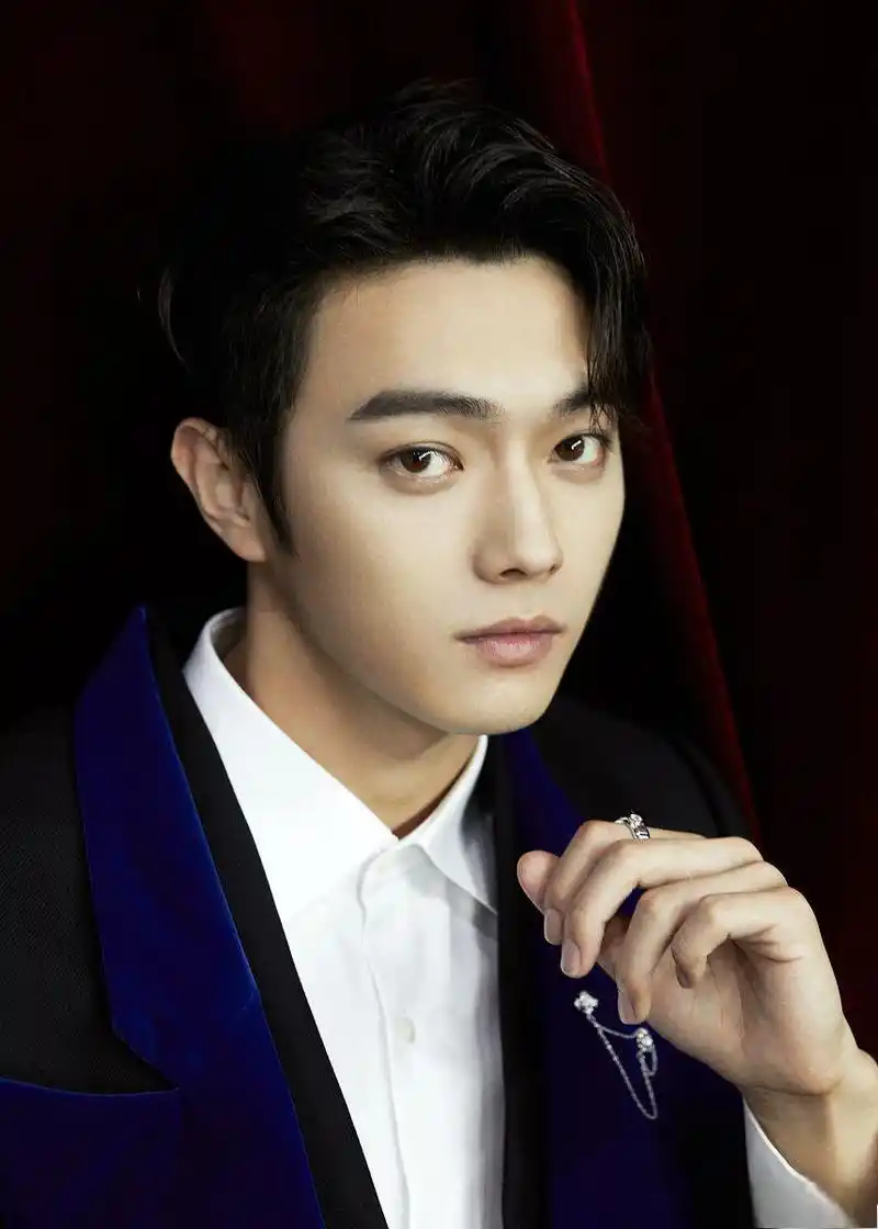 95后两个字的男明星 95后男明星是目前娱乐圈的新生力量,许凯,吴磊,于