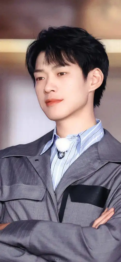 99989995魏大勋×壁纸18p#魏大勋红了真好#92#魏大勋帅得