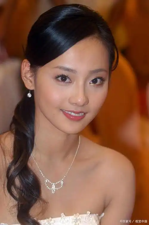 低调嫁名演员,生女儿成全幸福家庭,秦子越与聂远共创温馨童话