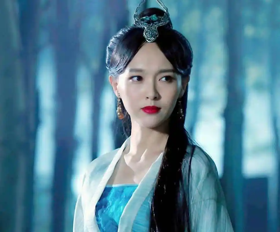 当年我一定是"瞎"了,才会觉得唐嫣演的"紫霞"不够美