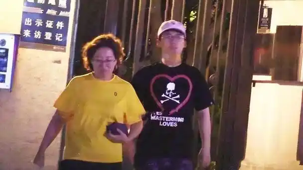 这些年来,胡中惠从不以郭德纲前妻的身份博取眼球,为人十分谦虚低调.