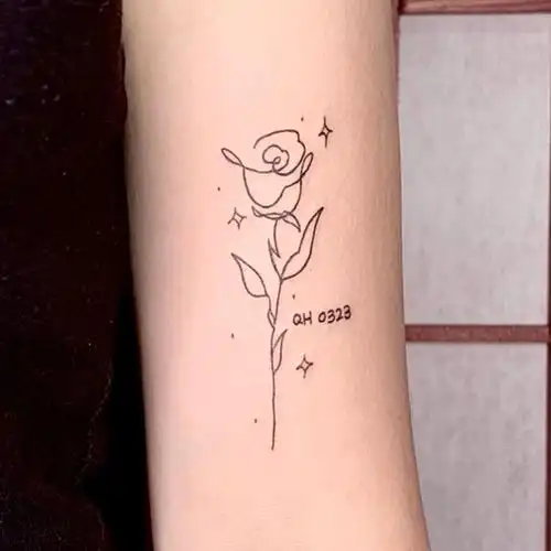 把自己的名字 生日 线条玫瑰95纹起来吧