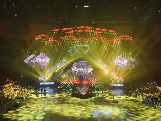 2019中国时尚盛典暨明星演唱会-舞台灯光设备租赁_舞美音响背景租赁