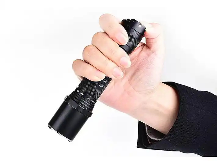 探客警用防爆强光手电怎样警用防爆手电的一些特点