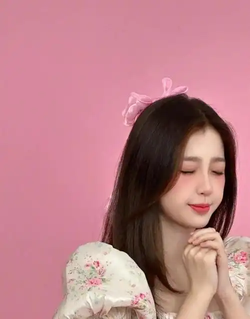 虞书欣石榴妆甜酷纯欲 一袭红裙乌发靓丽冷艳动人|唱片|音乐专辑_网易