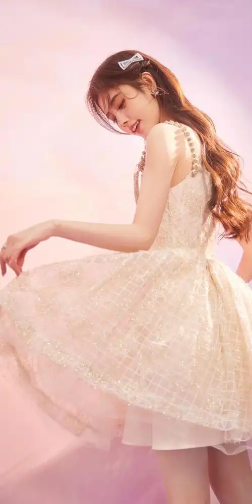 鞠婧祎公主__财经头条