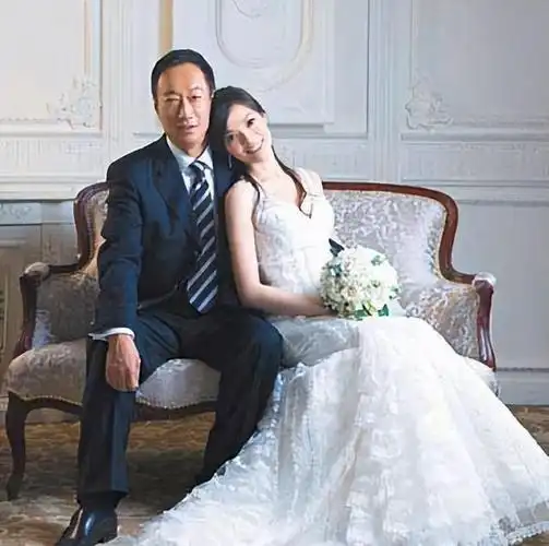 林心如闺蜜,400亿阔太曾馨莹连生3胎,还想为70岁郭台铭拼第四胎