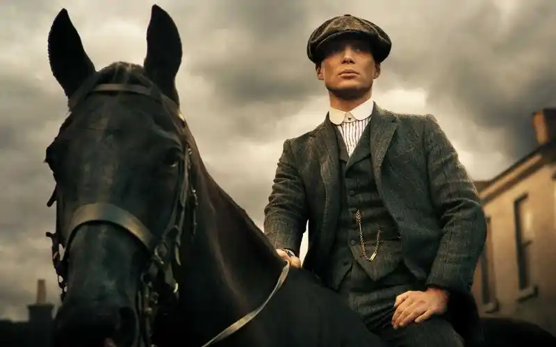 踩点西装暴徒黑帮家族伯明翰上空的雾是剃刀党吐的烟谢尔比家族的血液