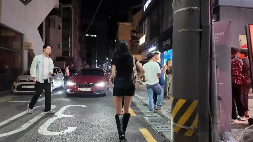 夏天穿靴子,不热吗?