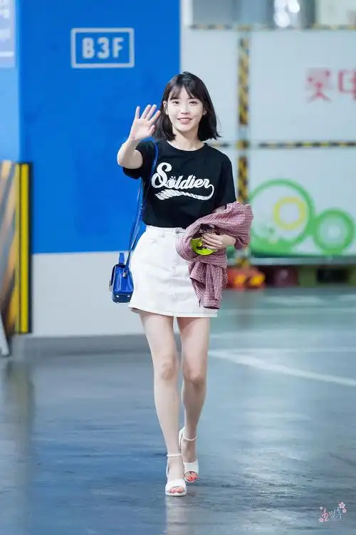 李知恩 iu的图片