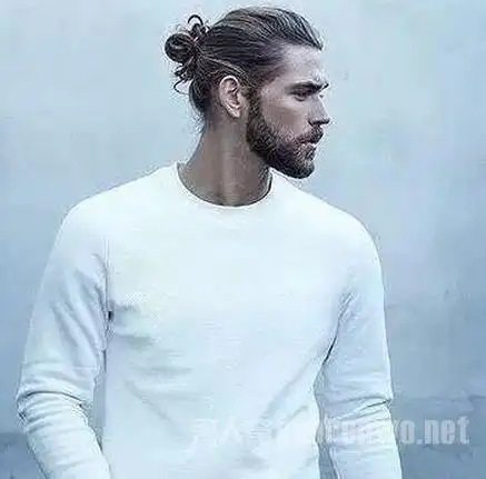 新时尚男士丸子头最潮的发型实力认证manbun和这些更配哦
