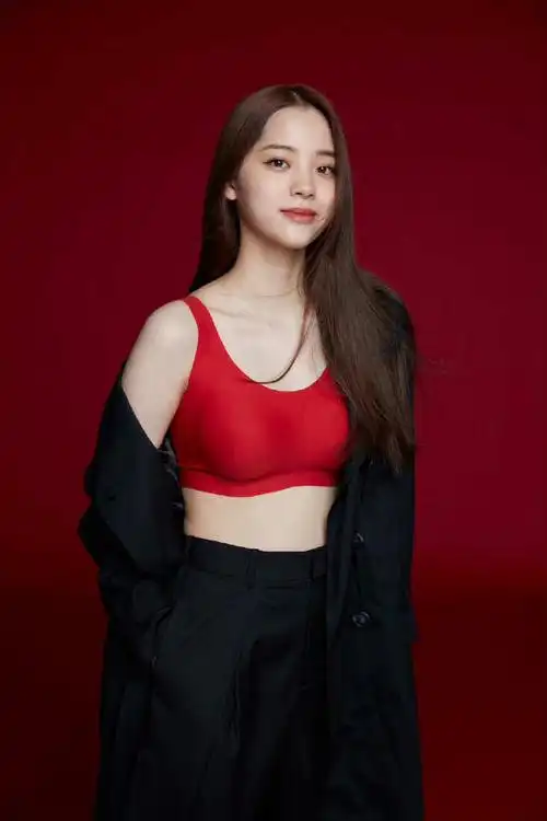 欧阳娜娜内衣代言