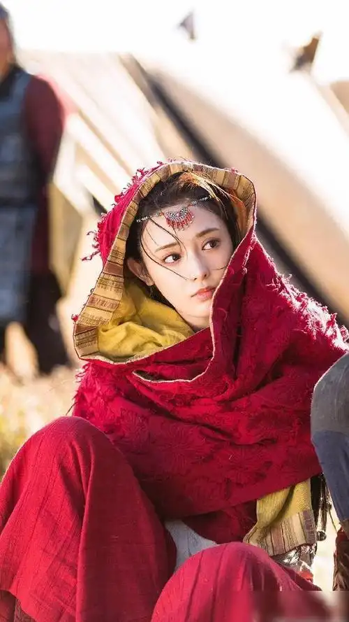 东宫小枫彭小苒红衣造型欣赏每一张都是盛世美颜啊