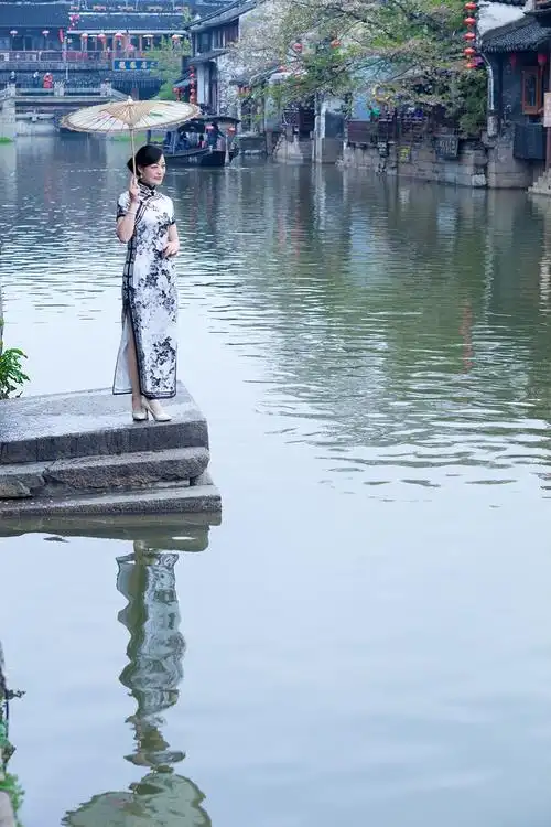水墨江南,旗袍女子的情结!
