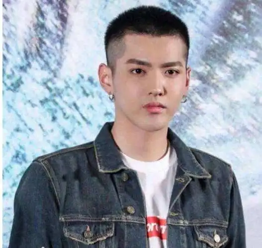 精干酷盖又有男人味,不挑发质谁剪都帅气寸头男士短碎发寸头大全什么